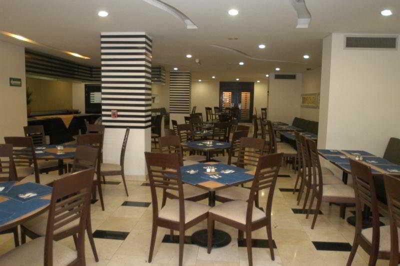 Hotel & Suites Pf Мехіко Ресторан фото